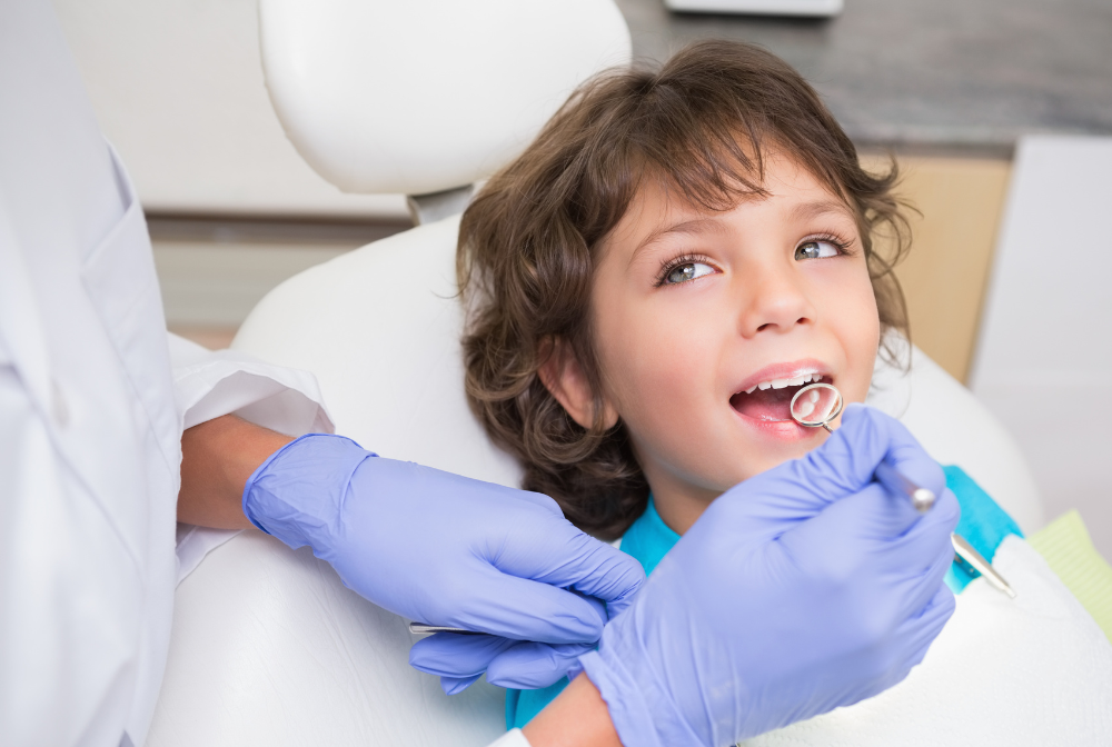 ¿Qué esperar en tu primera visita al dentista?